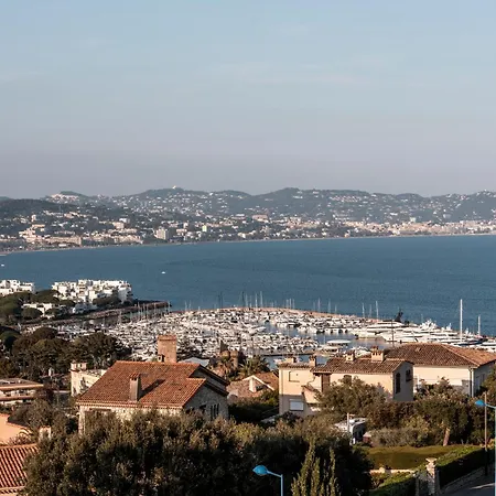 Villa Riviera *
