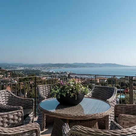 Riviera Villa *