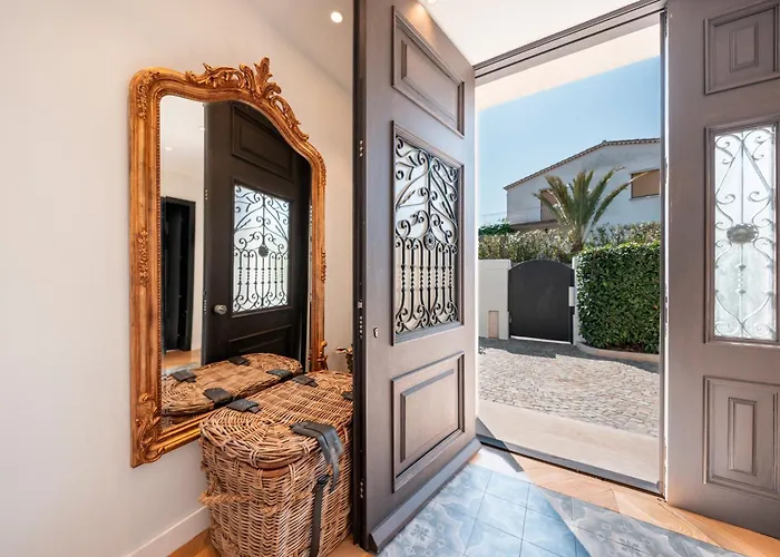 فيلة Riviera